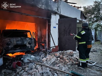 Через атаку РФ на Одещину пошкоджена станція швидкої допомоги, житловий будинок, авто Через атаку РФ на Одещину пошкоджена станція швидкої допомоги, житловий будинок, авто