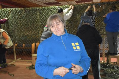 Сплели 40 000 квадратних метрів маскувальної сітки: як волонтерський гурт з Житомирщини допомагає військовим Сплели 40 000 квадратних метрів маскувальної сітки: як волонтерський гурт з Житомирщини допомагає військовим
