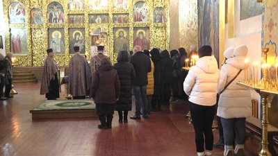 Загинув під час оборони Бахмута: у Житомирі попрощалися з військовим Василем Гречухом Загинув під час оборони Бахмута: у Житомирі попрощалися з військовим Василем Гречухом