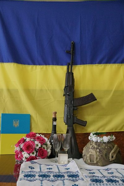 Військовий Чернівецької тероборони одружився на фронті Військовий Чернівецької тероборони одружився на фронті