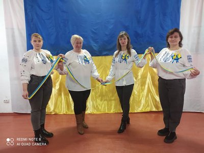 До Дня Соборності України у Малинській громаді на Житомирщині організували фотоакцію "Нитка Єдності"