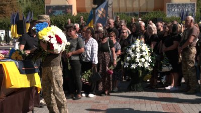 Із бійцем третьої штурмової Володимиром Розумцем попрощались у Рівному Із бійцем третьої штурмової Володимиром Розумцем попрощались у Рівному