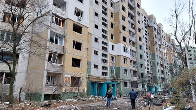 Удар по житловому мікрорайону у Сумах. Триває ліквідація наслідків