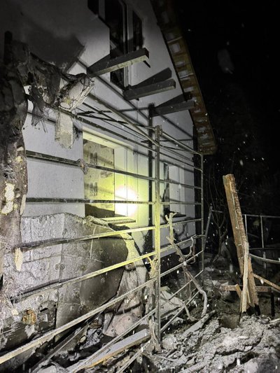 Наслідки фіксують у кількох районах: росіяни атакували Київщину Наслідки фіксують у кількох районах: росіяни атакували Київщину