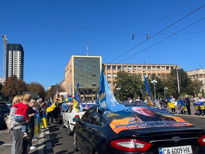 У Черкасах провели акцію на підтримку полонених та зниклих безвісти У Черкасах провели акцію на підтримку полонених та зниклих безвісти