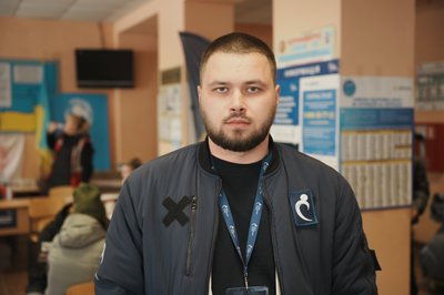 Керівник команди по роботі з евакуйованими Координаційного гуманітарного центру у Харкові Сергій Мусієнко Керівник команди по роботі з евакуйованими Координаційного гуманітарного центру у Харкові Сергій Мусієнко