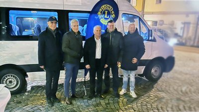 Німецькі партнери подарували мікроавтобус для освітніх потреб Козелецької громади, що на Чернігівщині Німецькі партнери подарували мікроавтобус для освітніх потреб Козелецької громади, що на Чернігівщині
