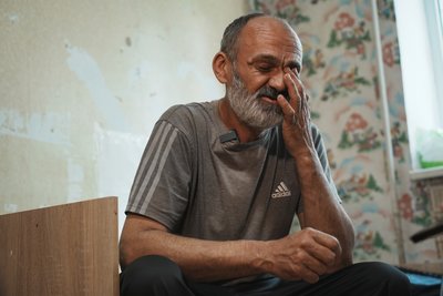 Сергія Раду з 85-річною матір’ю Галиною поселили в харківському гуртожитку після евакуації з села під Вовчанськом Сергія Раду з 85-річною матір’ю Галиною поселили в харківському гуртожитку після евакуації з села під Вовчанськом