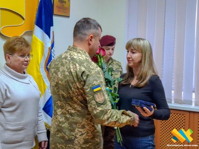 У Житомирі родинам загиблих військових передали державні нагороди У Житомирі родинам загиблих військових передали державні нагороди