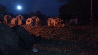 Як тренуються курсанти у вечірню пору доби в одному із навчальних центрів Сухопутних військ України Як тренуються курсанти у вечірню пору доби в одному із навчальних центрів Сухопутних військ України
