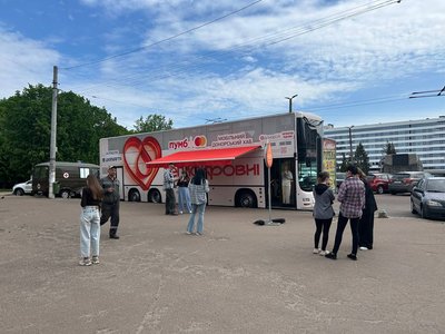 У Житомирі вперше працював мобільний автобус для донації крові У Житомирі вперше працював мобільний автобус для донації крові