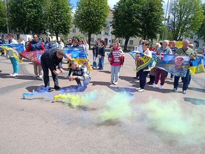 "Не бачили ні пораненим, ні загиблим": у Хмельницькому відбулась 200-та акція на підтримку полонених і зниклих безвісти "Не бачили ні пораненим, ні загиблим": у Хмельницькому відбулась 200-та акція на підтримку полонених і зниклих безвісти