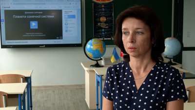 "Школа гарна, є місця для відпочинку": у Чернігові пройшов 1-й дзвоник у гімназії №13, яку відновили після бомбардувань "Школа гарна, є місця для відпочинку": у Чернігові пройшов 1-й дзвоник у гімназії №13, яку відновили після бомбардувань