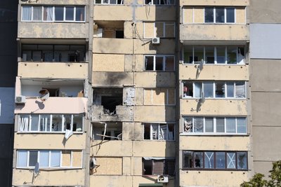 Удар "Молнією", перекриття траси М-14, антидронові сітки. Херсон у фото за тиждень Удар "Молнією", перекриття траси М-14, антидронові сітки. Херсон у фото за тиждень