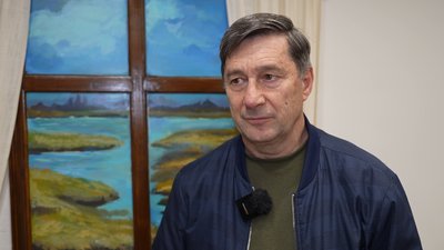 Херсон, театр, Олександр Книга, презентація книги "Мистецтво проти артилерії: історії стійкості" Херсон, театр, Олександр Книга, презентація книги "Мистецтво проти артилерії: історії стійкості"