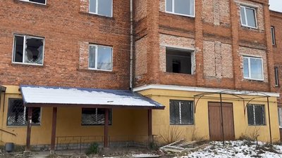 Військові РФ вдарили керованими авіабомбами по Свесі: що розповідають очевидці Військові РФ вдарили керованими авіабомбами по Свесі: що розповідають очевидці