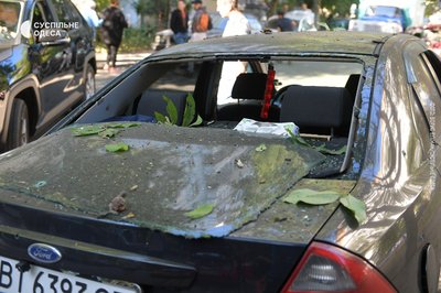 «Машина посічена шрапнеллю»: РФ атакувала житловий будинок в Одесі «Машина посічена шрапнеллю»: РФ атакувала житловий будинок в Одесі