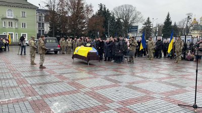 У Рівному попрощались з військовим Юрієм Літвінчуком У Рівному попрощались з військовим Юрієм Літвінчуком