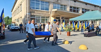 На Черкащині попрощалися із військовим, який загинув на Курщині На Черкащині попрощалися із військовим, який загинув на Курщині