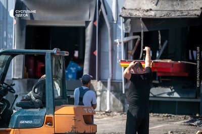 Після влучання БпЛА: який вигляд має термінал «Нової пошти» на Одещині
