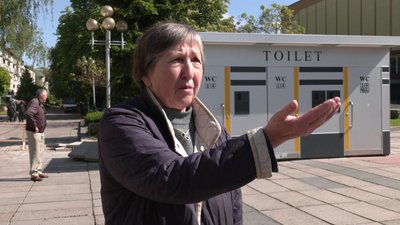 Що кажуть люди про новий платний туалет за понад три мільйони гривень у Рівному Що кажуть люди про новий платний туалет за понад три мільйони гривень у Рівному