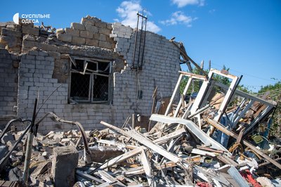 84-річного чоловіка діставали з-під завалів: РФ ударила по Одещині вдень 31 липня 84-річного чоловіка діставали з-під завалів: РФ ударила по Одещині вдень 31 липня