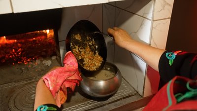 "Кулінарний спадок": як у селі Сварині на Рівненщині готують давню козацьку страву