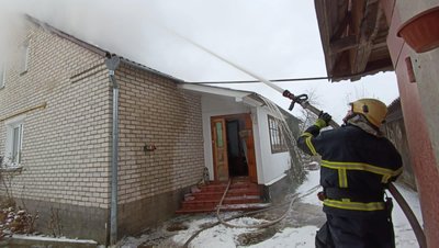 У місті на Волині через коротке замикання сталася пожежа в будинку У місті на Волині через коротке замикання сталася пожежа в будинку