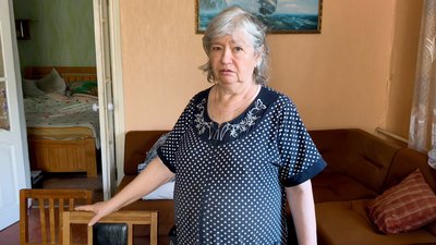 Ракета від "Смерчу" влетіла у вікно: жителька селища Ясна Поляна розказала про удар РФ Ракета від "Смерчу" влетіла у вікно: жителька селища Ясна Поляна розказала про удар РФ