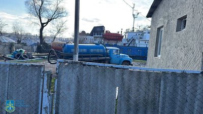 Шкода довкіллю на 2,4 млн грн: на Одещині викрили схему незаконної утилізації відходів, причетний депутат Шкода довкіллю на 2,4 млн грн: на Одещині викрили схему незаконної утилізації відходів, причетний депутат