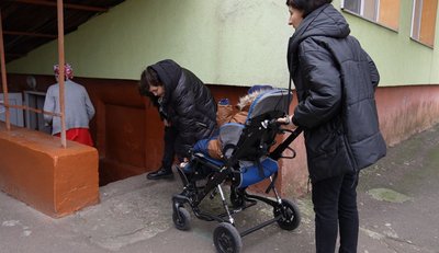 У Черкасах батьки та вихователі садочка просять облаштувати пандус