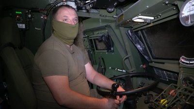 «Снаряд ще летить, а ми вже їдемо назад»: ексклюзивна робота РСЗВ HIMARS на Дніпропетровщині «Снаряд ще летить, а ми вже їдемо назад»: ексклюзивна робота РСЗВ HIMARS на Дніпропетровщині