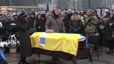 У Рівному попрощались з військовими Миколою Гуменюком та Юрієм Гуриним У Рівному попрощались з військовими Миколою Гуменюком та Юрієм Гуриним