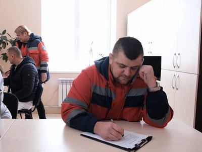Допомагають при болях в серці та інфарктах: як працює інфарктна бригада у Чернівцях Допомагають при болях в серці та інфарктах: як працює інфарктна бригада у Чернівцях