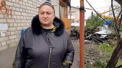 "Ми втекли в підвальчик і прилетів "шахед": жителі Старокостянтинівської громади усувають наслідки російської атаки "Ми втекли в підвальчик і прилетів "шахед": жителі Старокостянтинівської громади усувають наслідки російської атаки