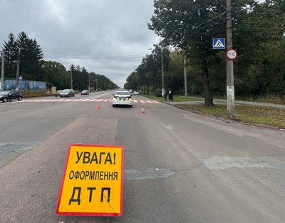 У Житомирі на проспекті Миру в ДТП збили неповнолітню дитину У Житомирі на проспекті Миру в ДТП збили неповнолітню дитину