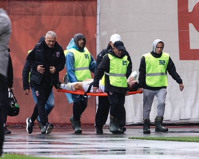 Рівненський Верес здобув першу в сезоні домашню перемогу у матчі з луганською Зорею Рівненський Верес здобув першу в сезоні домашню перемогу у матчі з луганською Зорею
