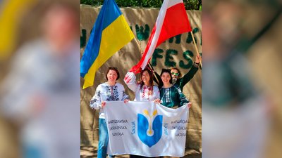 "Це був проєкт на 3 місяці, а вже маємо 3 випуски": у Варшаві працює школа для українських дітей, яку очолює чернігівка "Це був проєкт на 3 місяці, а вже маємо 3 випуски": у Варшаві працює школа для українських дітей, яку очолює чернігівка