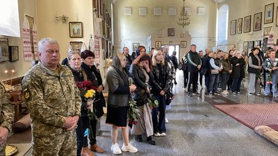 У Полтаві попрощалися із Петром Худолієм та Олегом Біжком У Полтаві попрощалися із Петром Худолієм та Олегом Біжком