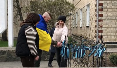 На Черкащині зустріли захисника, який майже чотири роки був у полоні На Черкащині зустріли захисника, який майже чотири роки був у полоні