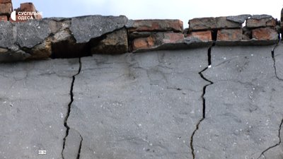 Думали, що вибух, виявилось — впала стіна: мешканці будинку в Одесі вимагають ремонту Думали, що вибух, виявилось — впала стіна: мешканці будинку в Одесі вимагають ремонту