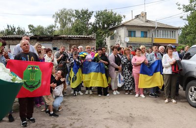 Пробув у неволі понад два роки: у громаді на Черкащині зустріли звільненого з полону Пробув у неволі понад два роки: у громаді на Черкащині зустріли звільненого з полону