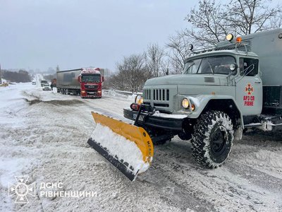 Хуртовина на Рівненщині: що відомо про стан доріг та затори 8 січня Хуртовина на Рівненщині: що відомо про стан доріг та затори 8 січня