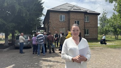"Бджоли б’ються в конвульсіях": у двох селах Кіровоградщини загинули 32 мільйони бджіл "Бджоли б’ються в конвульсіях": у двох селах Кіровоградщини загинули 32 мільйони бджіл