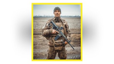 На Чернігівщині попрощалися з захисниками Сергієм Титаренком, Віталієм Ступаком та Олександром Будюхом На Чернігівщині попрощалися з захисниками Сергієм Титаренком, Віталієм Ступаком та Олександром Будюхом