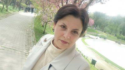 Письменниця Лора Підгірна Письменниця Лора Підгірна