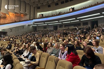 "Наш час настав. Підійматись час. Боротись час. Єднатись час": в Одесі відбувся мюзикл "Ребелія" "Наш час настав. Підійматись час. Боротись час. Єднатись час": в Одесі відбувся мюзикл "Ребелія"