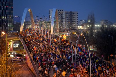 У Румунії відбулися нові протести через скасування виборів президента У Румунії відбулися нові протести через скасування виборів президента