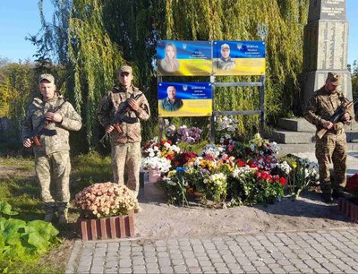 На Вінниччині на честь загиблих оборонців відкрили пам'ятні дошки На Вінниччині на честь загиблих оборонців відкрили пам'ятні дошки