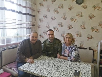 Валєрій Грушецкій з батьками Іваном та Раїсою Валєрій Грушецкій з батьками Іваном та Раїсою
